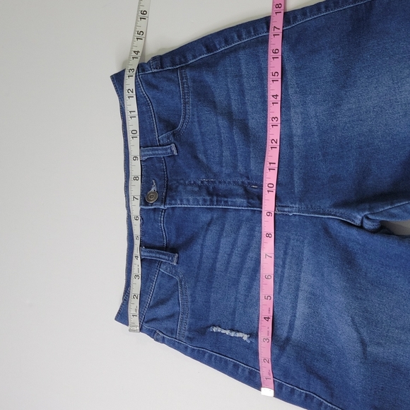 Fashion Nova Distressed Jeggings SZ 7 - Picture 5 of 16